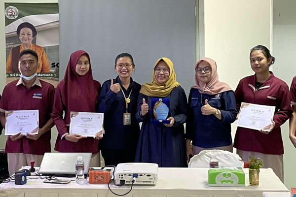 AKADEMI KESEHATAN KARTINI (10) AKADEMI KESEHATAN KARTINI (10)