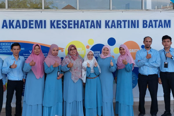 AKADEMI KESEHATAN KARTINI (6) AKADEMI KESEHATAN KARTINI (6)